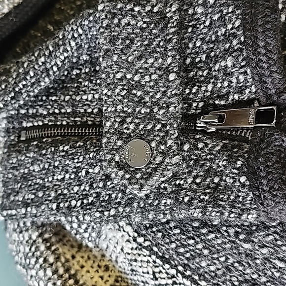 Guess preppi business Casual plaid lapel jacket. Size medium. Black and … - Picture 16 of 16